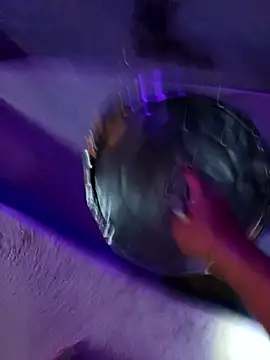 Snapshot of DULCE_ZOE chatting on October 2, 12:17 am DULCE ZOE online show from October 2, 12:17 am