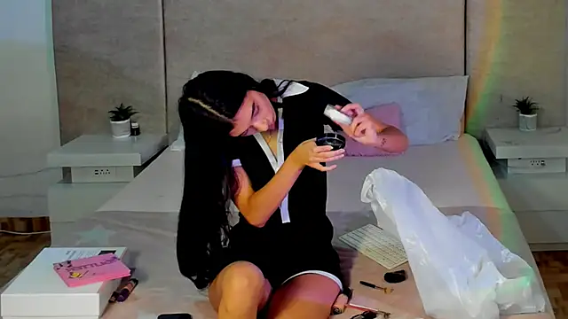 katt pelaez online show from October 14, 5:36 pm