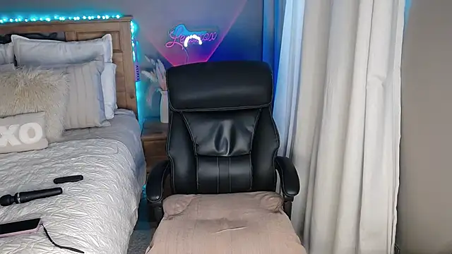 Lenaxox online show from September 9, 3:11 pm