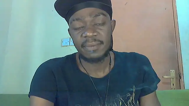 Snapshot of BIGDICKMULLAH chatting on October 7, 6:21 am BIGDICKMULLAH online show from October 7, 6:21 am