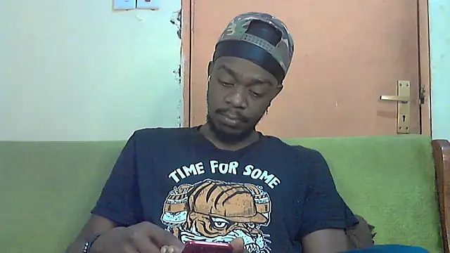 Snapshot of BIGDICKMULLAH chatting on October 25, 3:36 am BIGDICKMULLAH online show from October 25, 3:36 am