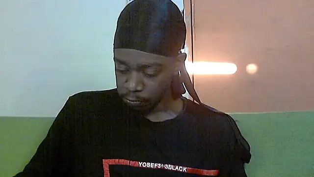 Snapshot of BIGDICKMULLAH chatting on December 2, 4:07 am BIGDICKMULLAH online show from December 2, 4:07 am