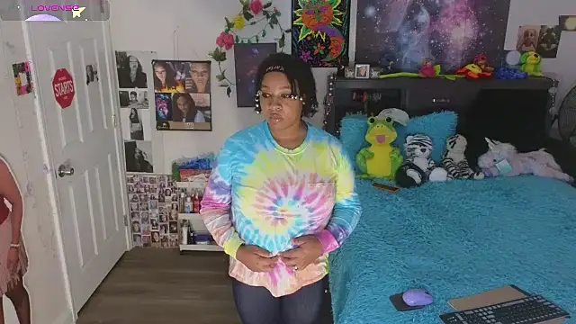 temptressbeauty24 online show from October 14, 2:23 am