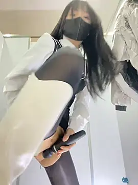 Snapshot of Asia-Lynn chatting on January 5, 11:37 am Asia-Lynn online show from January 5, 11:37 am