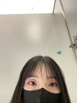 Snapshot of Asia-Lynn chatting on July 14, 11:05 am Asia-Lynn online show from July 14, 11:05 am