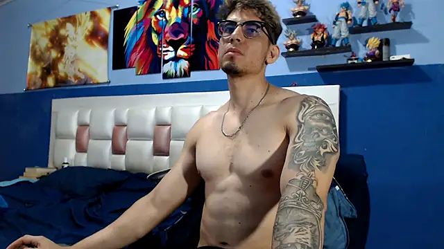 Snapshot of spartan_guy chatting on February 22, 3:56 am spartan guy online show from February 22, 3:56 am