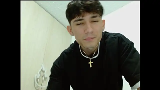 Snapshot of ChicoMaloFfF chatting on September 22, 9:39 pm ChicoMaloFfF online show from September 22, 9:39 pm