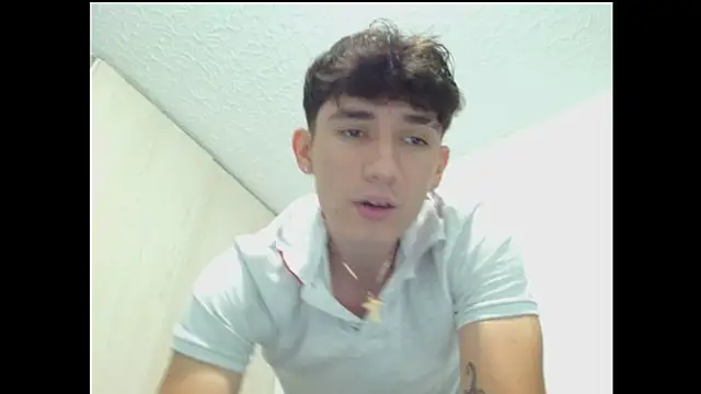 Snapshot of ChicoMaloFfF chatting on September 25, 9:18 pm ChicoMaloFfF online show from September 25, 9:18 pm