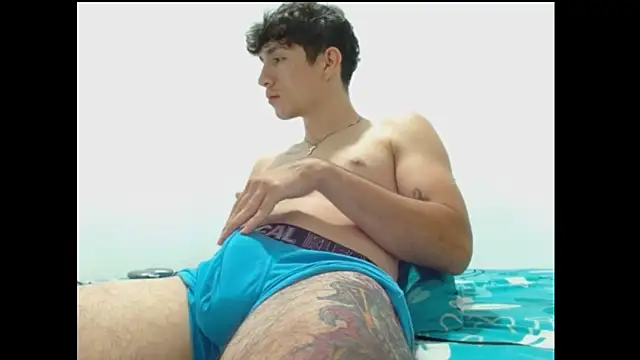 Snapshot of ChicoMaloFfF chatting on October 24, 11:01 pm ChicoMaloFfF online show from October 24, 11:01 pm