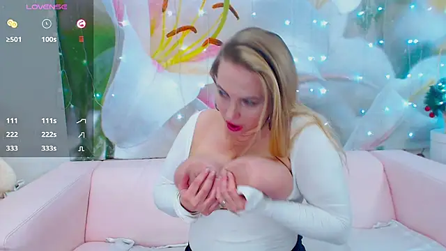 Snapshot of Lilly_Diaz chatting on January 24, 10:43 am Lilly Diaz online show from January 24, 10:43 am