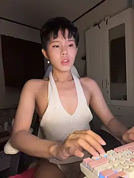 Plaxtique online show from January 6, 9:29 pm