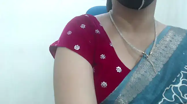 Snapshot of Lovely_Siri_23 chatting on January 12, 7:31 pm Lovely Siri 23 online show from January 12, 7:31 pm