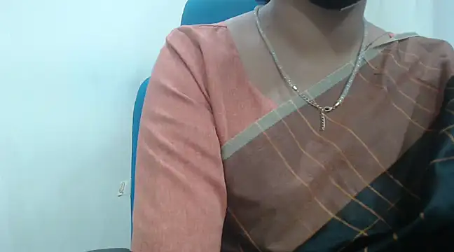 Snapshot of Lovely_Siri_23 chatting on January 15, 3:54 am Lovely Siri 23 online show from January 15, 3:54 am