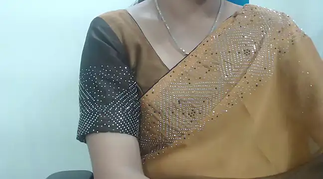 Snapshot of Lovely_Siri_23 chatting on January 22, 7:35 am Lovely Siri 23 online show from January 22, 7:35 am