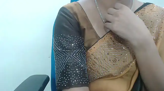 Snapshot of Lovely_Siri_23 chatting on January 22, 4:12 pm Lovely Siri 23 online show from January 22, 4:12 pm