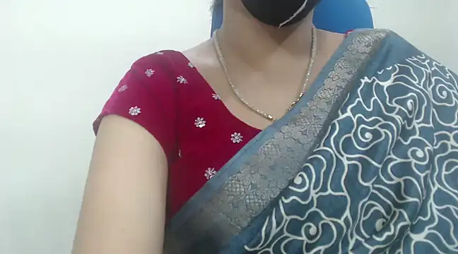 Snapshot of Lovely_Siri_23 chatting on January 23, 6:35 pm Lovely Siri 23 online show from January 23, 6:35 pm