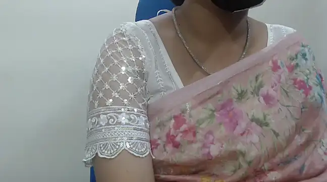 Snapshot of Lovely_Siri_23 chatting on January 24, 3:02 pm Lovely Siri 23 online show from January 24, 3:02 pm