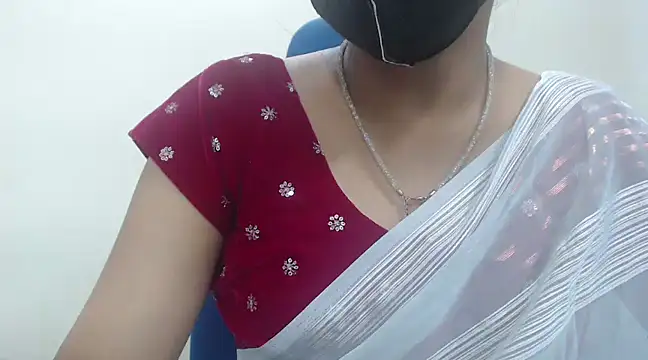 Snapshot of Lovely_Siri_23 chatting on January 29, 12:45 pm Lovely Siri 23 online show from January 29, 12:45 pm