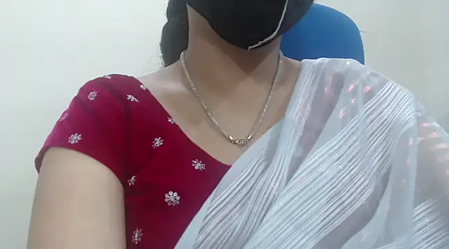 Snapshot of Lovely_Siri_23 chatting on January 31, 1:22 am Lovely Siri 23 online show from January 31, 1:22 am