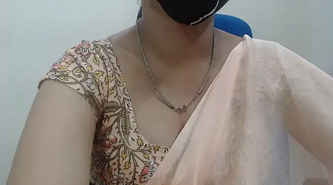 Snapshot of Lovely_Siri_23 chatting on March 17, 10:49 pm Lovely Siri 23 online show from March 17, 10:49 pm