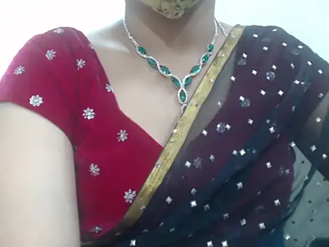 Snapshot of Lovely_Siri_23 chatting on November 4, 7:40 am Lovely Siri 23 online show from November 4, 7:40 am