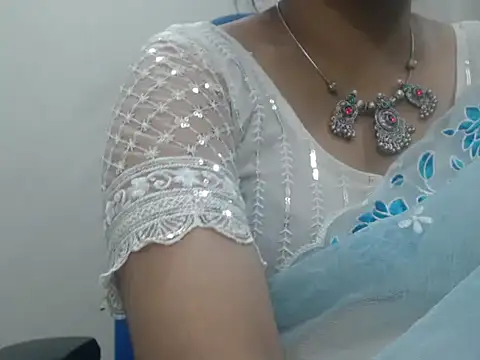 Lovely Siri 23 online show from April 17, 9:45 am