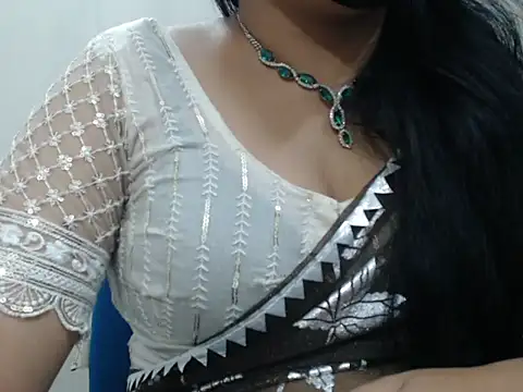 Lovely Siri 23 online show from August 9, 6:13 pm