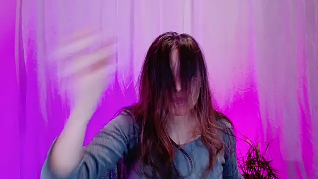 Snapshot of DivineLynn chatting on January 24, 5:00 pm DivineLynn online show from January 24, 5:00 pm