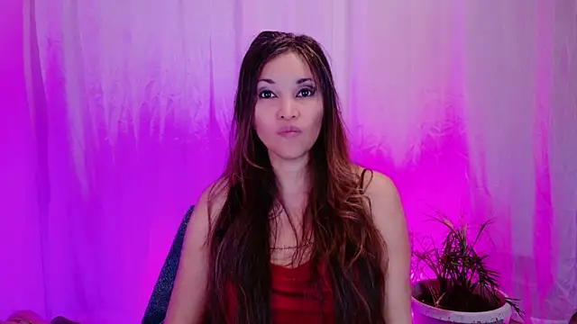 Snapshot of DivineLynn chatting on January 25, 2:25 pm DivineLynn online show from January 25, 2:25 pm