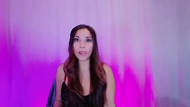 Snapshot of DivineLynn chatting on February 2, 3:17 pm DivineLynn online show from February 2, 3:17 pm