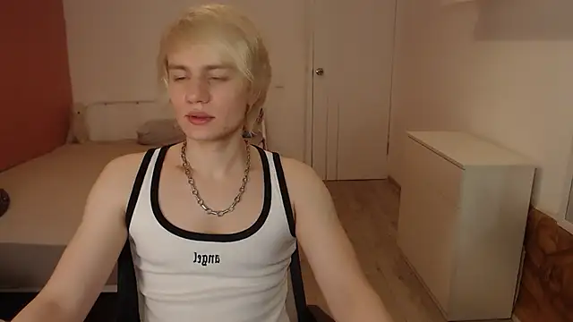 Oliver sweet  online show from February 26, 1:26 am