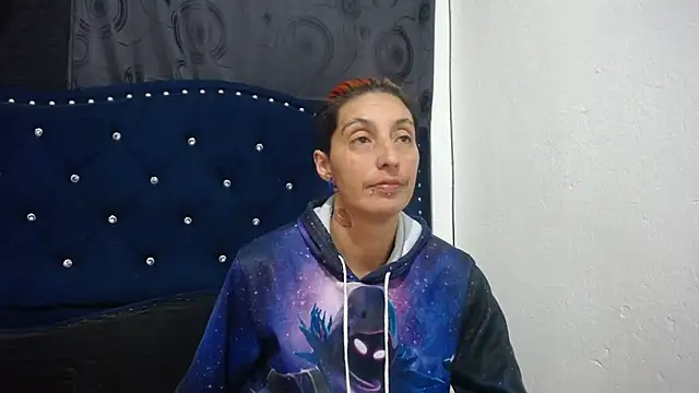 Snapshot of anyu1306 chatting on December 16, 4:13 am anyu1306 online show from December 16, 4:13 am