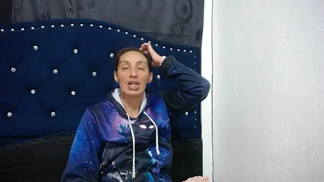 Snapshot of anyu1306 chatting on December 16, 7:15 am anyu1306 online show from December 16, 7:15 am