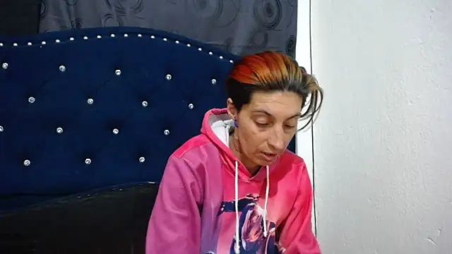 Snapshot of anyu1306 chatting on January 6, 8:46 am anyu1306 online show from January 6, 8:46 am