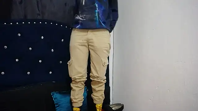 Snapshot of anyu1306 chatting on March 21, 1:24 am anyu1306 online show from March 21, 1:24 am