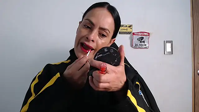 Snapshot of susana07 chatting on May 12, 11:51 am susana07 online show from May 12, 11:51 am