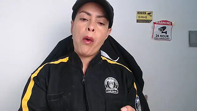 Snapshot of susana07 chatting on May 22, 12:11 pm susana07 online show from May 22, 12:11 pm