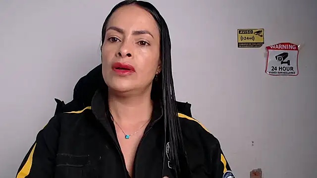 Snapshot of susana07 chatting on May 23, 11:58 am susana07 online show from May 23, 11:58 am