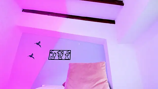 Snapshot of Laura_Torres18 chatting on March 12, 12:31 am Laura Torres18 online show from March 12, 12:31 am