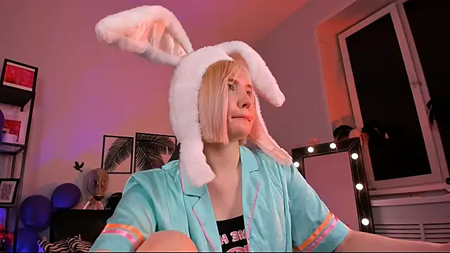 ReiYosimoto online show from December 29, 6:05 pm