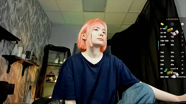 ReiYosimoto online show from October 3, 11:40 am