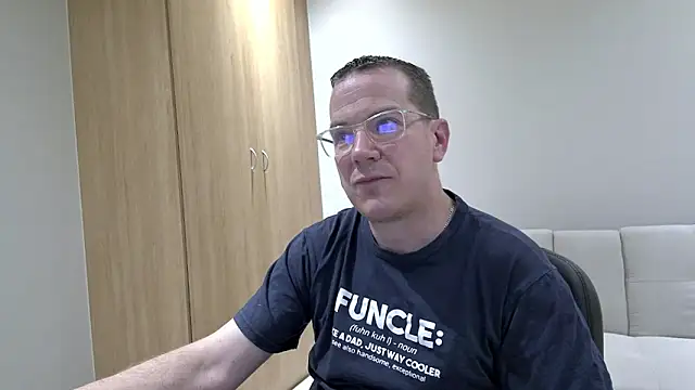 BrettJ81 online show from October 14, 4:30 pm