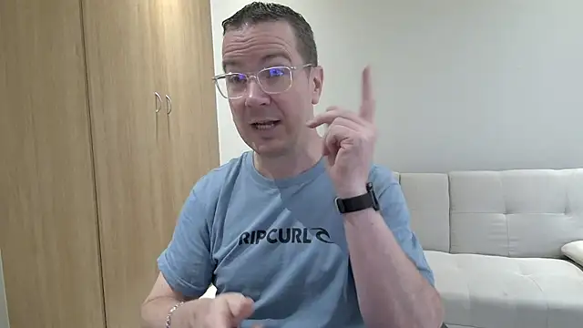 BrettJ81 online show from March 16, 2:21 pm