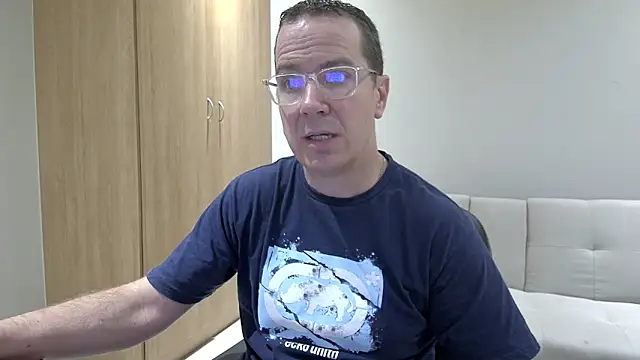 BrettJ81 online show from April 14, 4:46 pm