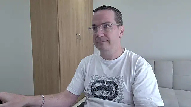 BrettJ81 online show from May 16, 11:53 am