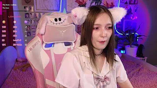 Evie Ro online show from May 17, 12:34 pm