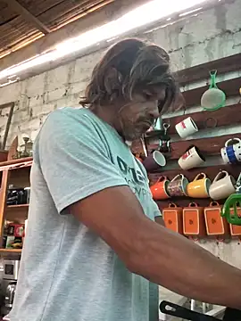 Snapshot of kvr27 chatting on December 15, 11:36 am kvr27 online show from December 15, 11:36 am