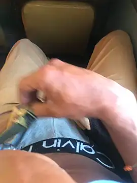 Snapshot of kvr27 chatting on February 5, 11:48 am kvr27 online show from February 5, 11:48 am