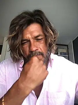 Snapshot of kvr27 chatting on February 7, 12:20 pm kvr27 online show from February 7, 12:20 pm