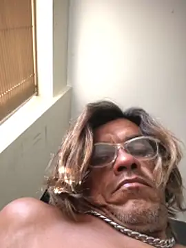 Snapshot of kvr27 chatting on February 10, 10:47 pm kvr27 online show from February 10, 10:47 pm